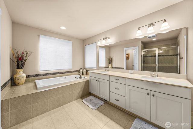 21702 103rd Place SE, Kent, WA 98031