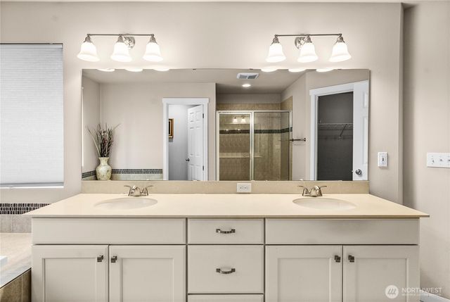 21702 103rd Place SE, Kent, WA 98031