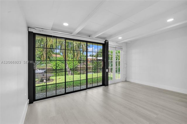 2555 Nassau Ln, Fort Lauderdale, FL 33312