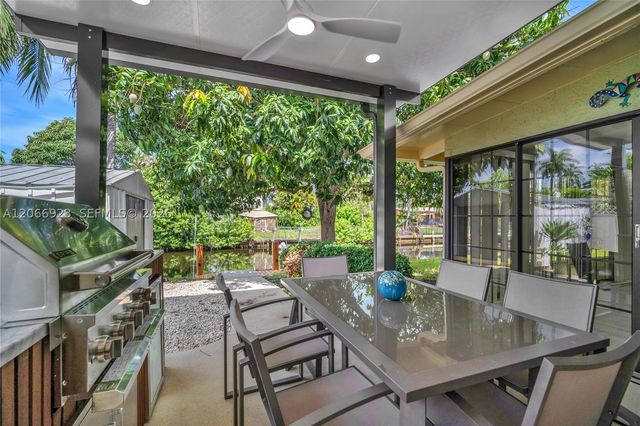 2555 Nassau Ln, Fort Lauderdale, FL 33312