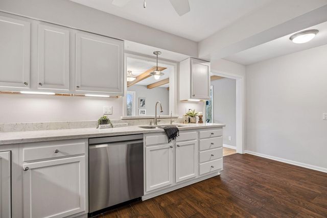 7837 Edgebrook Drive, Saint Louis Park, MN 55426