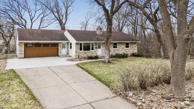 7837 Edgebrook Drive, Saint Louis Park, MN 55426
