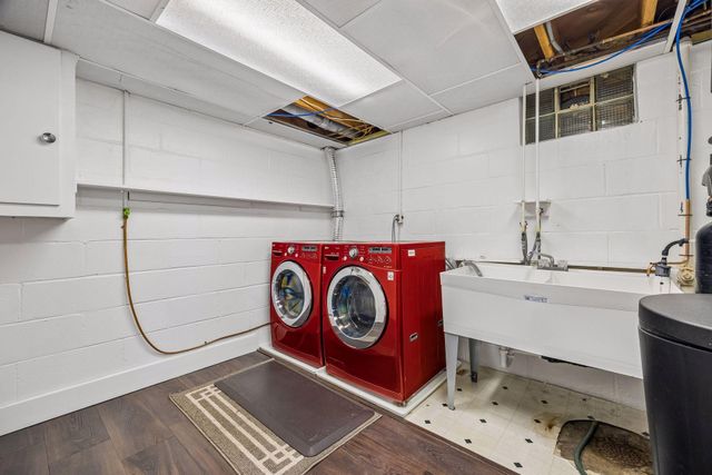 7837 Edgebrook Drive, Saint Louis Park, MN 55426