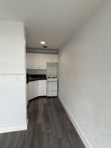2880 SW 1st Street 4, Fort Lauderdale, FL 33312