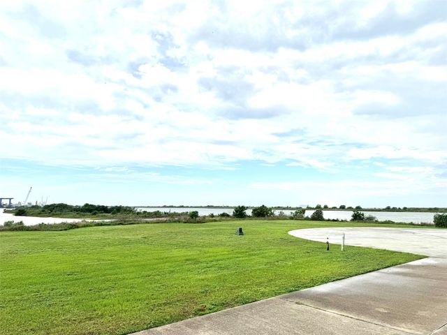 1513 Laguna Harbor Lane, Port Bolivar, TX 77650