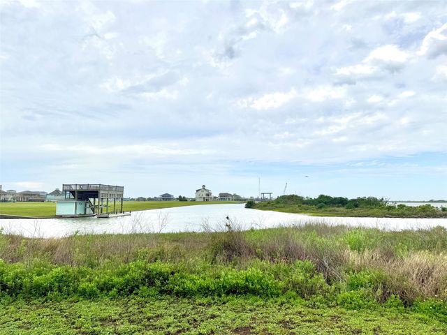 1513 Laguna Harbor Lane, Port Bolivar, TX 77650
