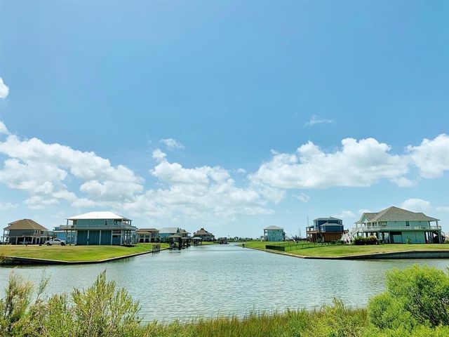 1513 Laguna Harbor Lane, Port Bolivar, TX 77650