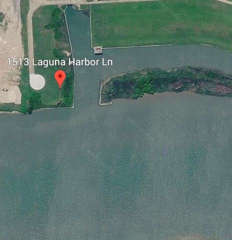 1513 Laguna Harbor Lane, Port Bolivar, TX 77650