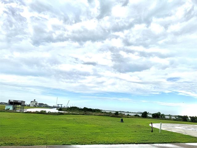 1513 Laguna Harbor Lane, Port Bolivar, TX 77650