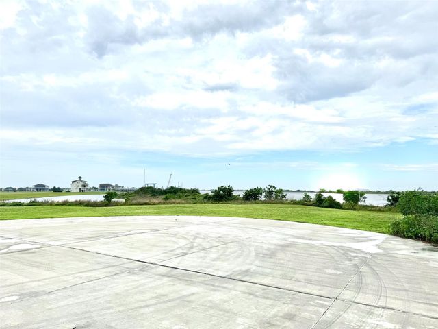 1513 Laguna Harbor Lane, Port Bolivar, TX 77650