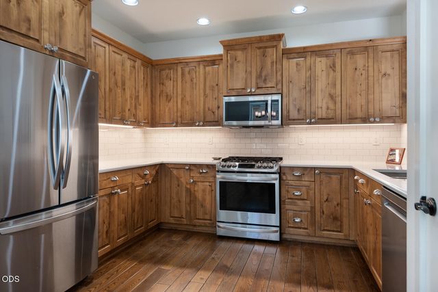3711 NE Purcell Boulevard, Bend, OR 97701