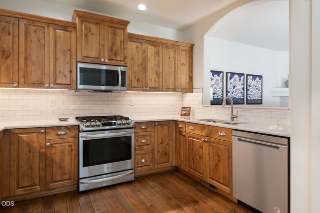 3711 NE Purcell Boulevard, Bend, OR 97701