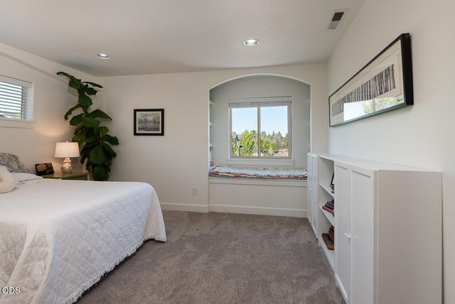 3711 NE Purcell Boulevard, Bend, OR 97701