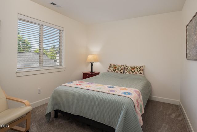 3711 NE Purcell Boulevard, Bend, OR 97701