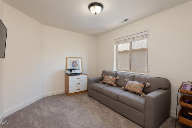 3711 NE Purcell Boulevard, Bend, OR 97701