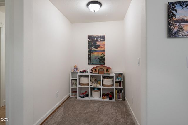 3711 NE Purcell Boulevard, Bend, OR 97701