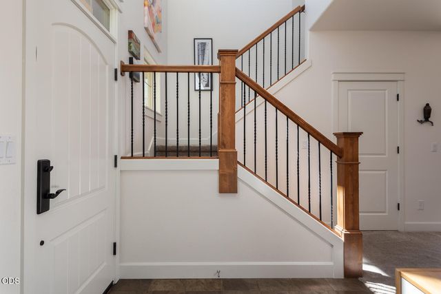 3711 NE Purcell Boulevard, Bend, OR 97701