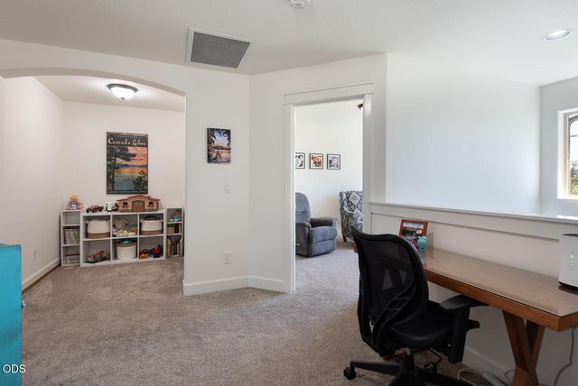 3711 NE Purcell Boulevard, Bend, OR 97701