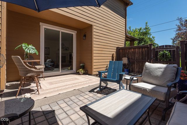 3711 NE Purcell Boulevard, Bend, OR 97701