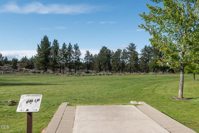 3711 NE Purcell Boulevard, Bend, OR 97701