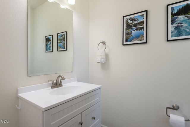 3711 NE Purcell Boulevard, Bend, OR 97701