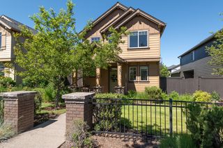 3711 NE Purcell Boulevard, Bend, OR 97701