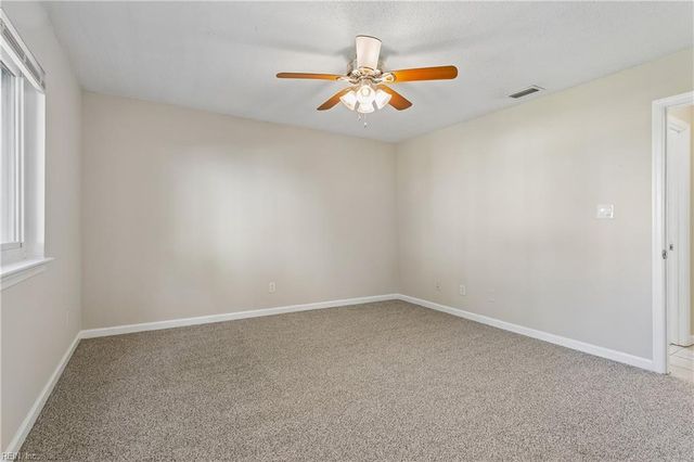 12622 Daybreak CIR, Newport News, VA 23602