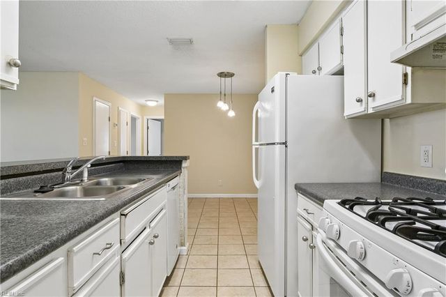 12622 Daybreak CIR, Newport News, VA 23602