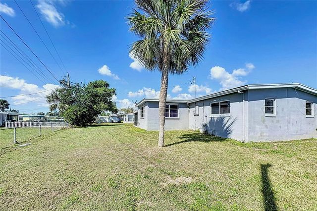 7903 HYDE PARK AVENUE, North Port, FL 34287