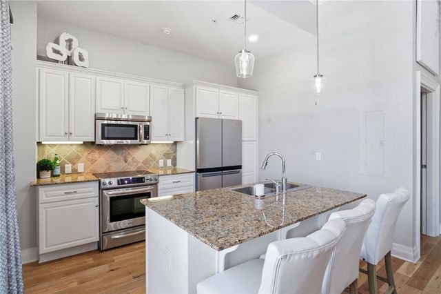 609 W Dickson Street 703, Fayetteville, AR 72701