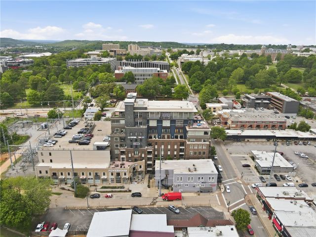 609 W Dickson Street 703, Fayetteville, AR 72701