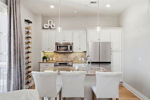 609 W Dickson Street 703, Fayetteville, AR 72701