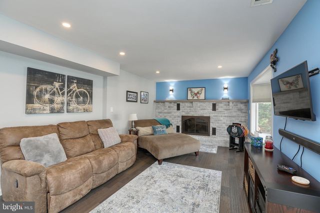 14 JESSE DR, Hamilton, NJ 08619