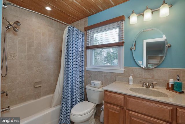 14 JESSE DR, Hamilton, NJ 08619