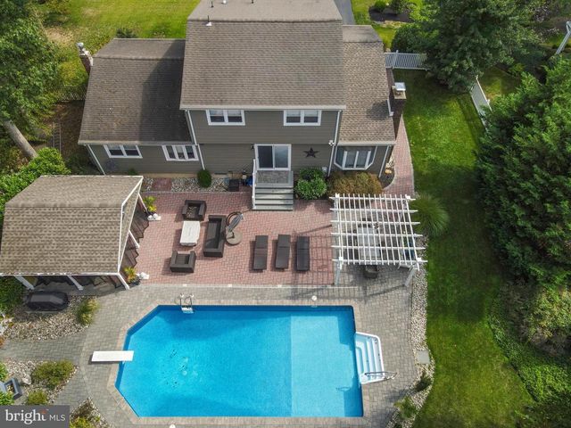 14 JESSE DR, Hamilton, NJ 08619