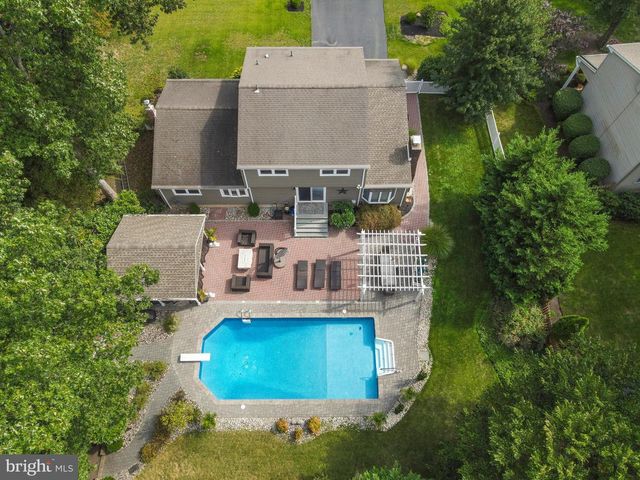 14 JESSE DR, Hamilton, NJ 08619