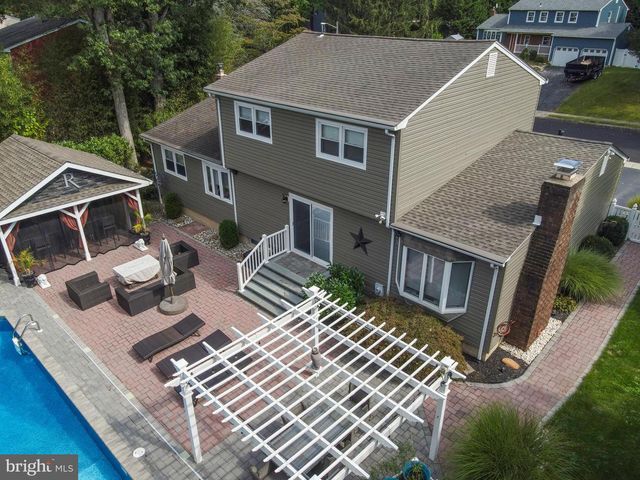 14 JESSE DR, Hamilton, NJ 08619