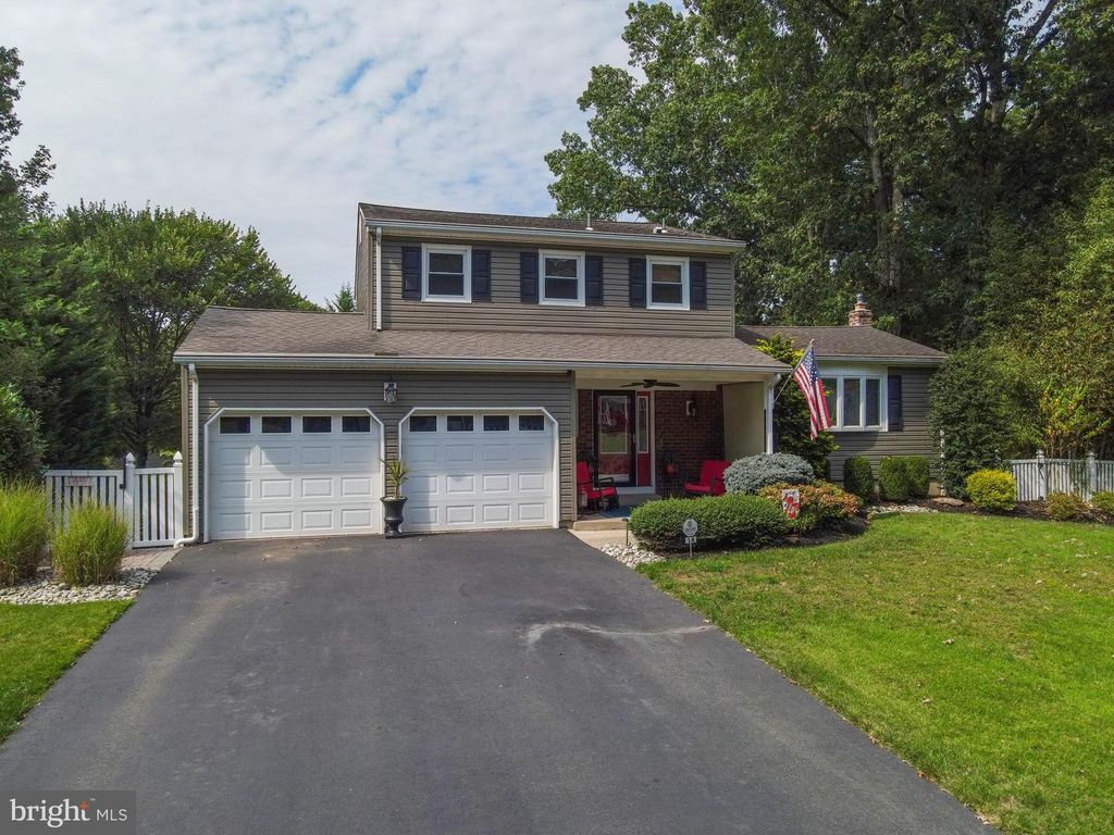 14 JESSE DR, Hamilton, NJ 08619