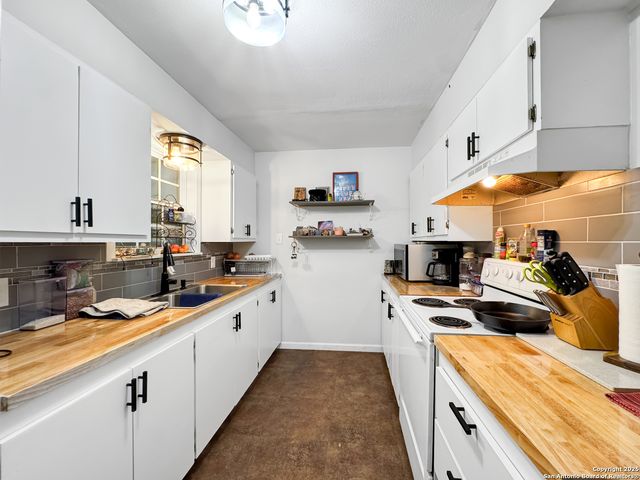 3233 County Road 426, Beeville, TX 78102