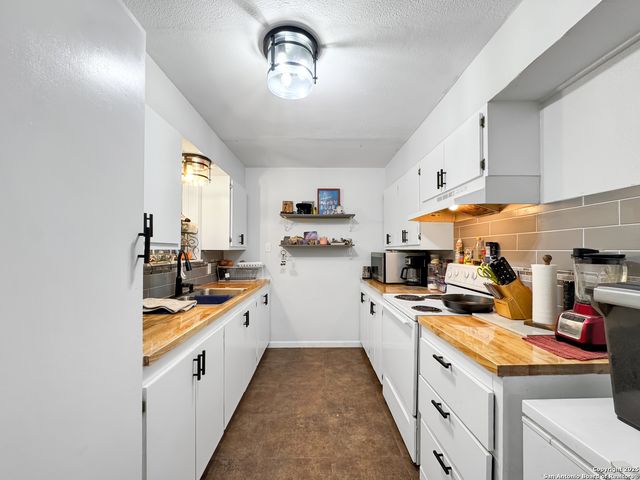 3233 County Road 426, Beeville, TX 78102