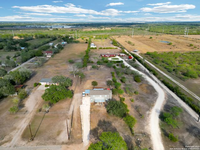 3233 County Road 426, Beeville, TX 78102