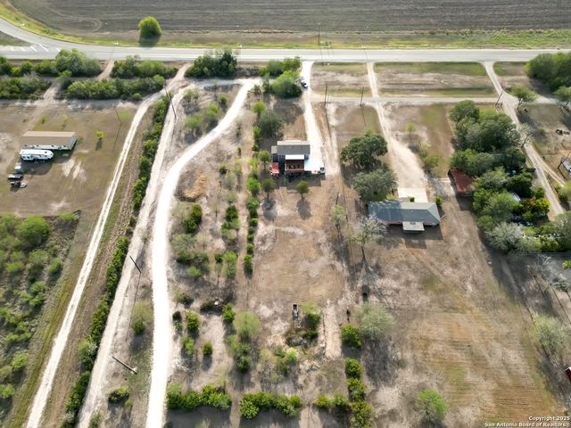 3233 County Road 426, Beeville, TX 78102