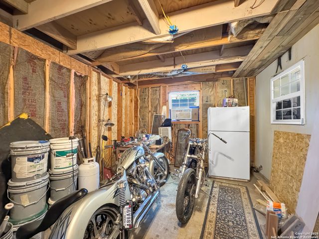 3233 County Road 426, Beeville, TX 78102