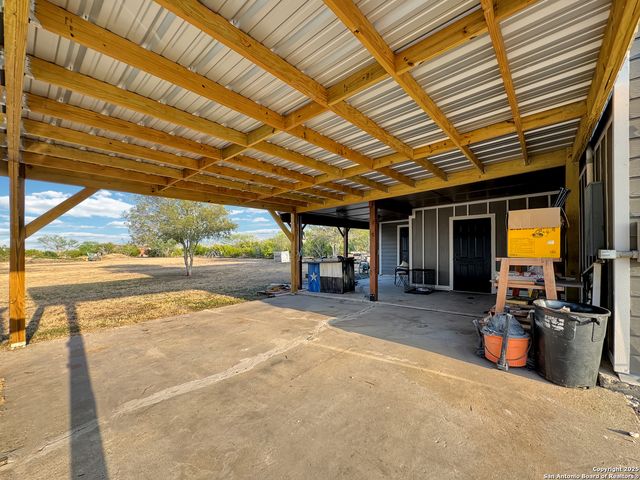 3233 County Road 426, Beeville, TX 78102