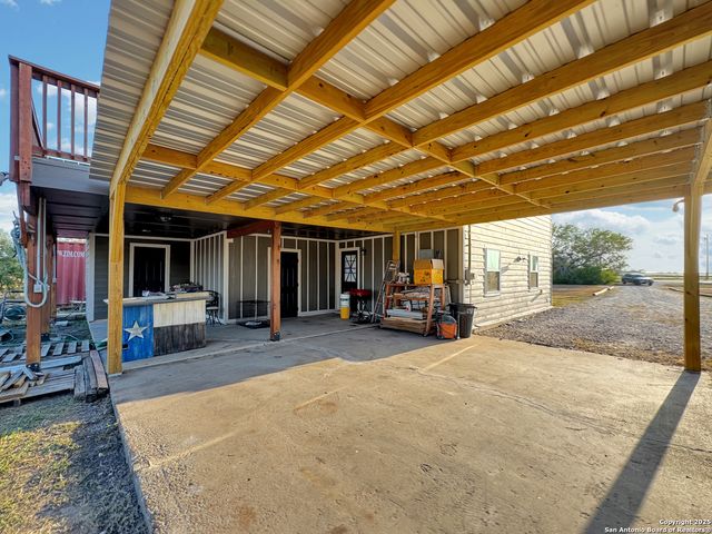 3233 County Road 426, Beeville, TX 78102