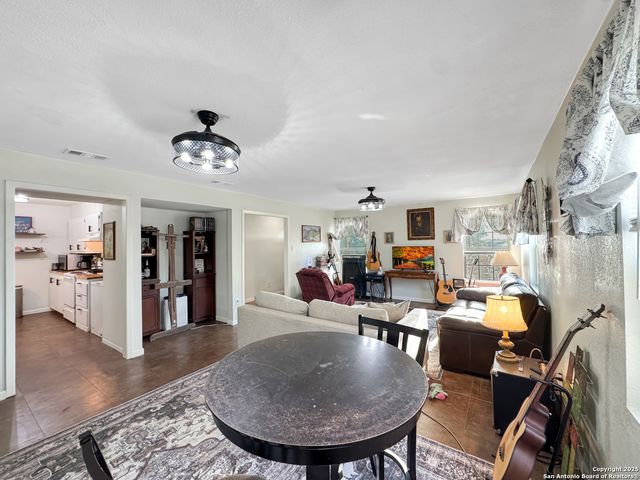 3233 County Road 426, Beeville, TX 78102