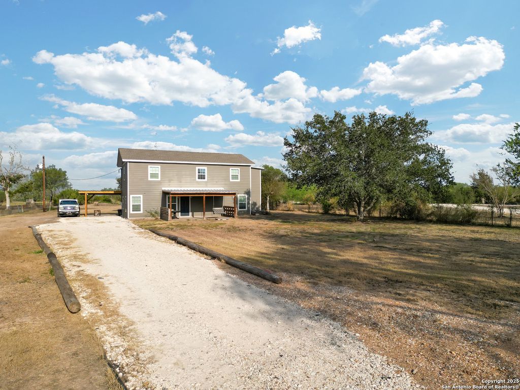 3233 County Road 426, Beeville, TX 78102