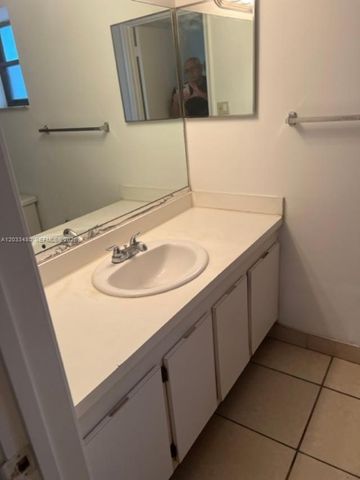 1880 N Congress Avenue 109, West Palm Beach, FL 33401