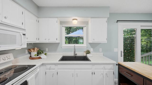 1420 N Winer Drive, Soddy Daisy, TN 37379