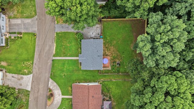 1420 N Winer Drive, Soddy Daisy, TN 37379